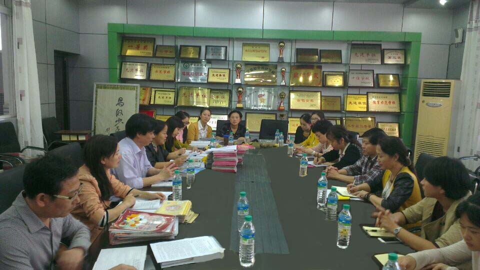 市教研所对昌河实验小学教学常规管理工作进行督导检查