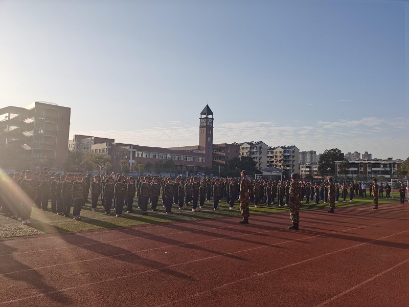 ѧ�ӻ����飬��ѵӭ��ս��������ʵ��Сѧ�ڶ�ʮ��������У��ҵ����