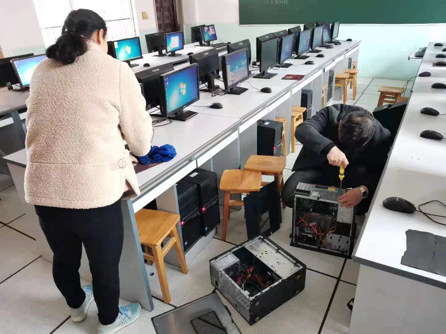 ����ʵ��Сѧ�ٿ���ѧ����Ϣ����������