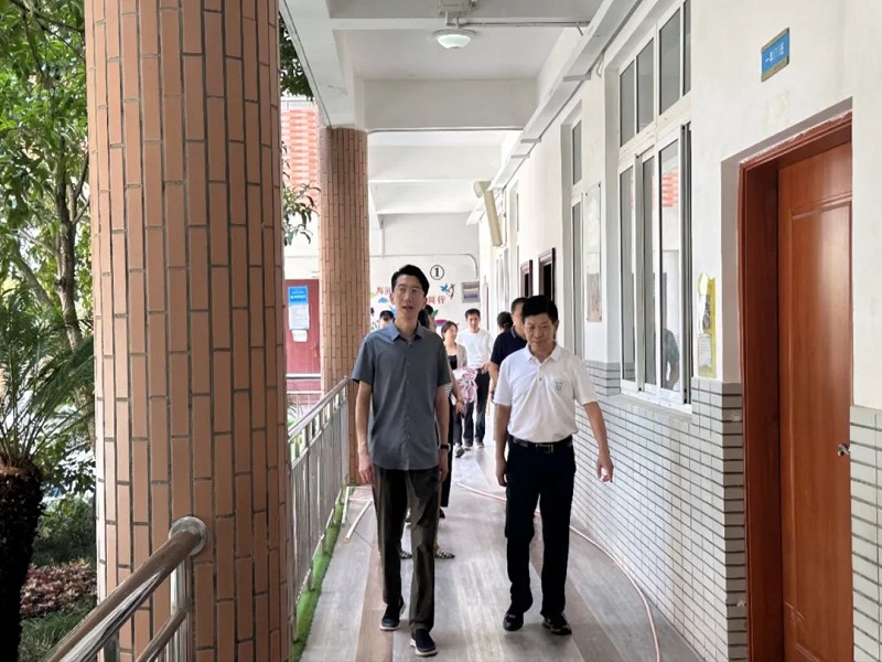 ��ѧ�������ƽ� ������������� �����н������Ǻ�����һ��ݰ����У��չ���ָ������