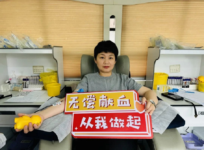 ����ůУ԰ ��������ᡪ����У��չ�޳���Ѫ�