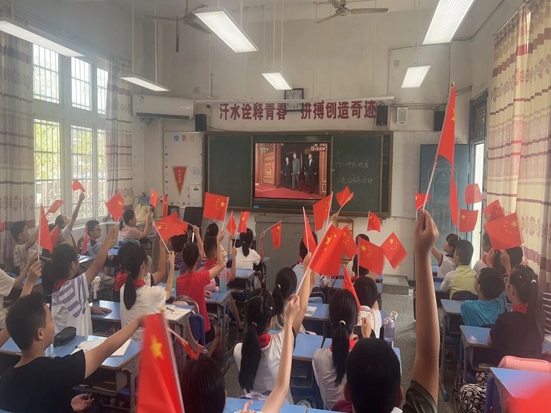 �������в���ʵ��Сѧ��֯ȫ�嵳Ա����ʦ��ѧ��ͬ���տ����սʤ��80�����ᡪ����Ա�������ԡ���ʦ�������ˡ���������ǿ��־